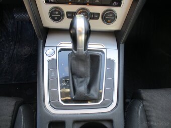 VW PASSAT 2,0TDI 110KW HIGHLINE DSG GPS 2017 - 16