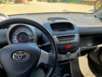 Toyota Aygo 1,0i automat - 16