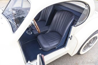 Jaguar XK120 Coupe - 16