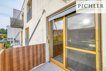 Prodej bytu 2+kk s balkonem a parkovacím stáním, 64 m², Holý - 16