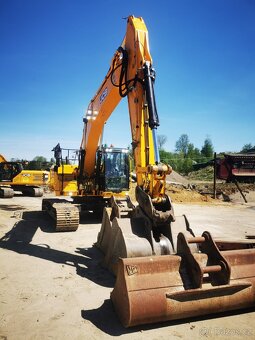 Pasovy bagr Jcb 220x  l 4f - 16