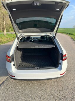 Škoda Superb Combi 2.0 TDI 110kW Laurin & Klement - 16