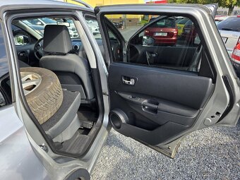 Nissan Qashqai 
2.0 i 7 míst 104KW Panorama - 16