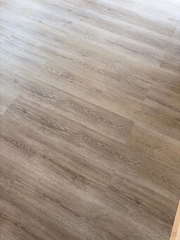 Zakázková maringotka 8×3 m – připravená k bydlení či rekreac - 16