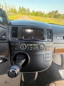 Volkswagen Multivan 2,5 TDi 128 kW plná výbava - 16