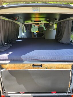 Volkswagen T5, 1.9TDI 62kw, spací vestavba + nafukovací stan - 16