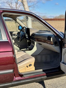 BMW E32 750i Brokatrot - 16