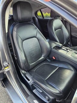 JAGUAR XE 2017 2.0D 132kW,VÝHŘEVY,NAVI,TEMPOMAT,SERVISKA - 16