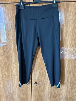Různé kratasy a leginy, teplaky Nike, fleesova vesta - 16