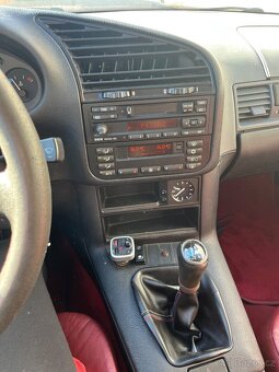 BMW E36 318is 103kW - 16