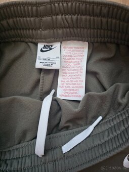 Nová dívčí sportovní souprava Nike Sportswear - 16