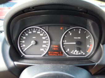 BMW 1 116 2.0D 85kw(115hp) r.v.1/2011 - 16