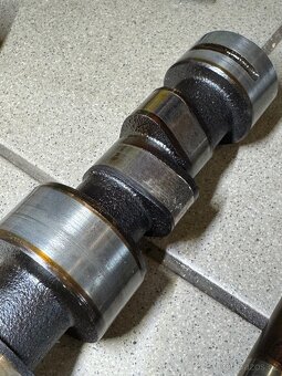 BMW E30 hlava 885 m20b25 - 16