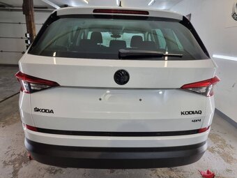 Skoda cerny znak cerne loga emblemy - 16