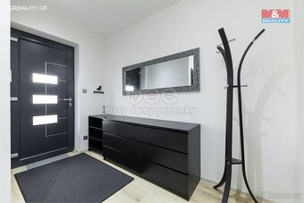 Rodinný dům 4+kk s garáži   Nová Ves u Oslavan - 16