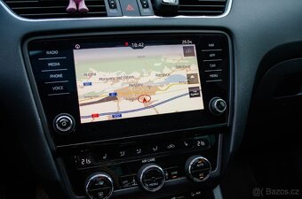 Škoda Octavia Combi 2.0 TDI Elegance/Style DSG - 16