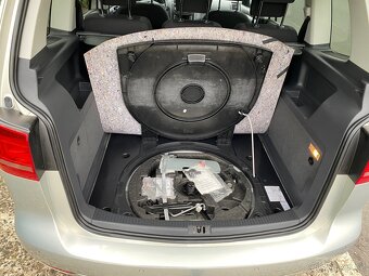 VOLKSWAGEN TOURAN 2.0TDI 103KW . Výbava CUP 2014 - 16