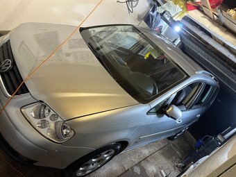 Volkswagen Touran 2.0 benzín, 110 kW, 2004 - 16