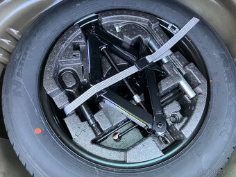 ŠKODA SUPERB 2,0TDI STYLE LED KŮŽE MANUÁL - 16