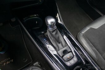 Toyota C-HR 2.0 Hybrid Dynamic Force Selection E-CVT - 16