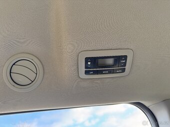 Toyota Sienna XLE AWD - 16