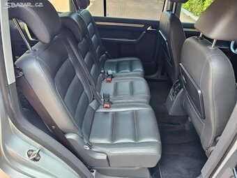 VW Touran 2.0 TDI 103kW,DSG,Highline,Tažné,Kamera,Serviska. - 16