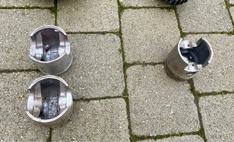 Jawa perak, Robot - válce a písty - 16