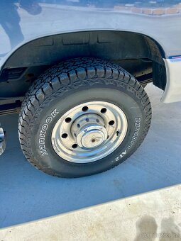 V10,  Ford E350, obsah  6,7 litru, 7 místné - 16