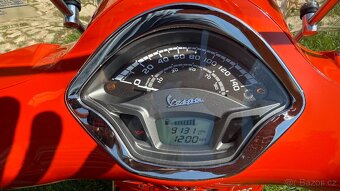 Vespa GTS 300 HPE - Bohatá cestovatelská výbava - 16