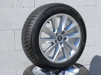 Zánovní zimní orig alu Škoda Superb 215/55/17 8mm - 16