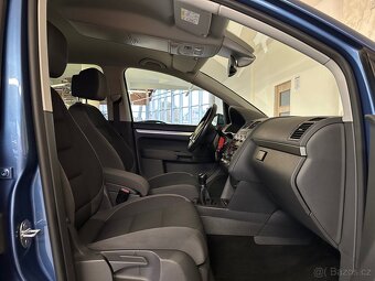 Volkswagen Touran 1.2 TSI /WEBASTO/KAMERA/VÝHŘEV/TAŽNÉ - 16