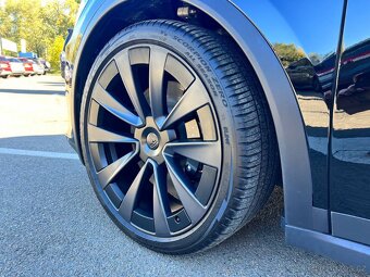 Tesla Model X Long Range Dual Motor (2023) - 16