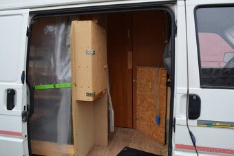 Volkswagen Transporter 1.9D/VYSOKÁ OBYTKA/WC/SPRCHA/ - 16