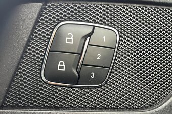 Ford S-MAX, EcoBlue 2,0TDI 176KW -Servisován-Webasto - 16