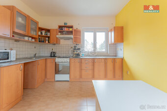 Prodej rodinného domu, 252 m², Vojkovice, ul. Hlavní - 16