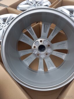 Škoda Octavia IV(RS)- 17 NOVÉ orig.alu disky 6.5Jx17,5x112 - 16