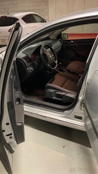 Volkswagen Golf 5, 1.9 TDi 77kW, 2005 klimatizace - 16