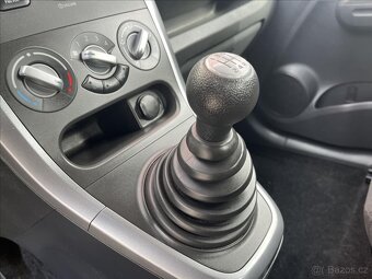 Suzuki Splash 1,2 VVT  GLX PO VELKÉM SERVISU (2011) - 16