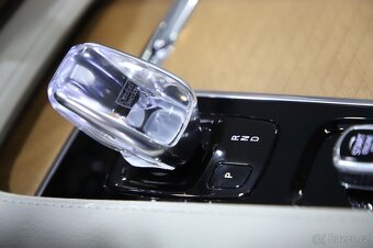 Volvo XC90 T8 AWD 223kW Inscription / 7-Míst / Záruka 2 roky - 16