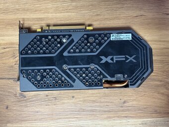 Grafické karty - 16