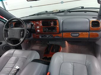 DODGE Durango 5.9 V8 12tis.najeto - 16