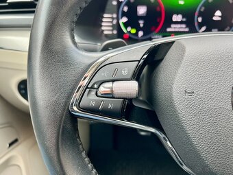 Škoda Superb 2,0 TDI 110kW L&K DSG / 2022 - 16