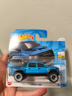 Hot Wheels autíčka - 16