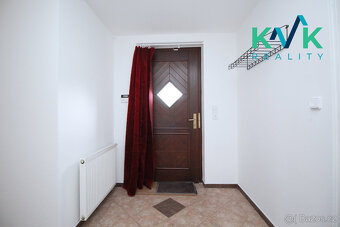 Nádherný rodinný dům u rybníka s pozemkem o rozloze 10355 m² - 16