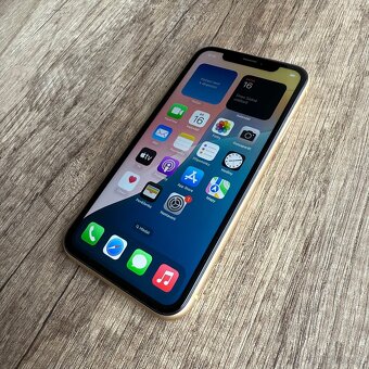 iPhone XR 64GB, žlutý (12 měsíců záruka) - 16