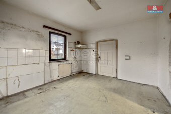 Prodej rodinného domu, 268 m², Janov - 16