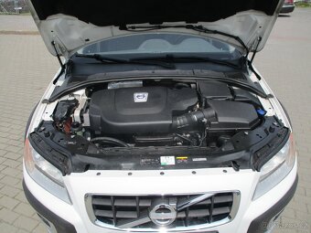 Volvo XC70 2,4D5 120KW Momentum Man. AWD 2012 DPH - 16