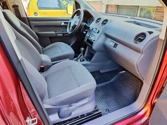 Volkswagen Caddy 1.6 TDI 75kW 5 míst rok 2013 - 16