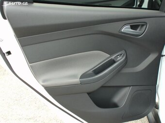 Ford Focus 1,6 16V vyhřív.sed,park.kamera,AndroidAuto,92kw - 16