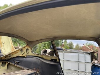 Jaguar E-Type S1 - 16